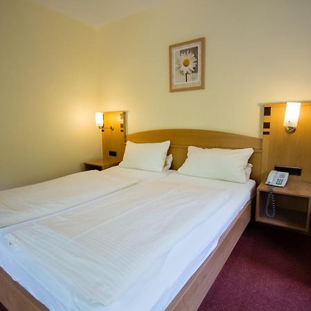 Bb Haus Neugebauer Garni Hotell Geisenheim Eksteriør bilde