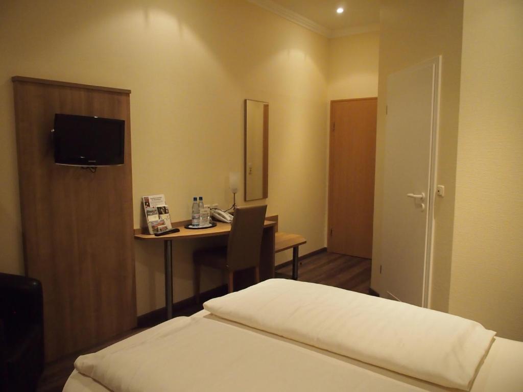 Bb Haus Neugebauer Garni Hotell Geisenheim Rom bilde